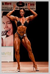 maria-wattel-tall-amazon-female-bodybuilder (11).jpg